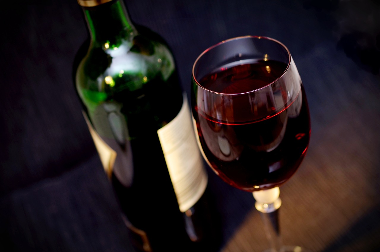 Investir dans le vin : les enjeux juridiques des partenariats et coentreprises