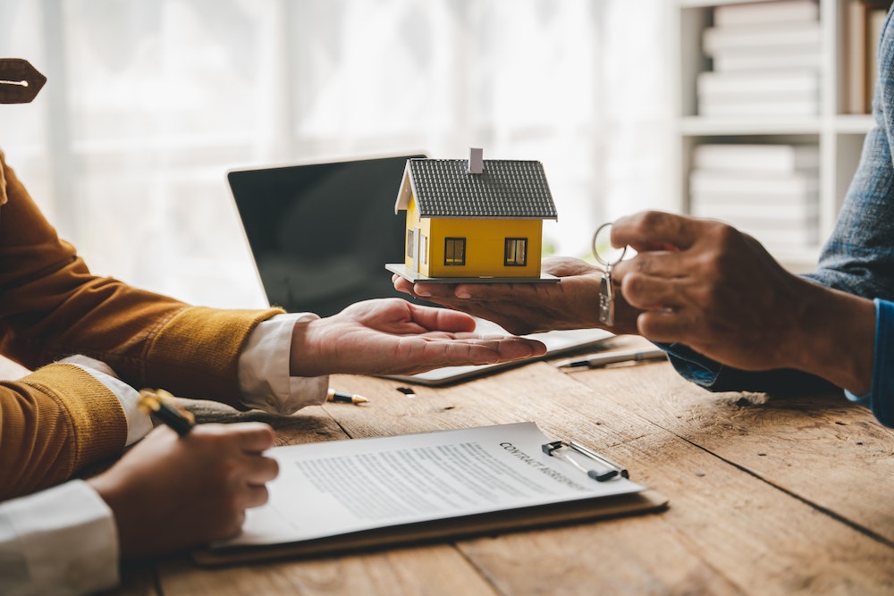 Bail réel solidaire et habitat partagé intergénérationnel : comment se déroule la mise en place pour les propriétaires occupants ?